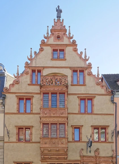 La maison des têtes