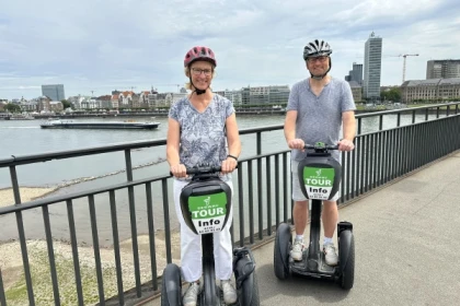 Düsseldorf: Segway-City-Tour (max. 120 Min) - Bonjour Alsace