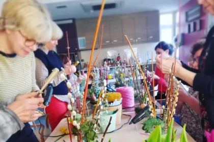 Atelier de Pâques : centre de table en forme de couronne - La Linotte - Bonjour Alsace