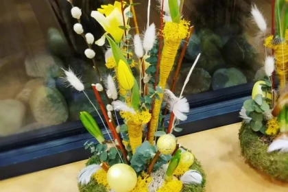Atelier de Pâques : centre de table en forme de couronne - La Linotte - Bonjour Alsace