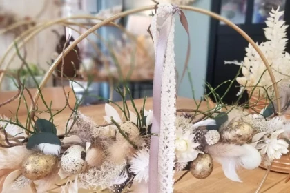 Atelier de Pâques - confection de couronne élégante à poser - La Linotte - Bonjour Alsace