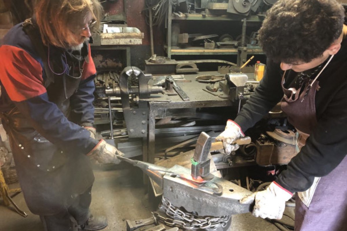 Atelier - Cigogneau en fer forgé - Bonjour Alsace