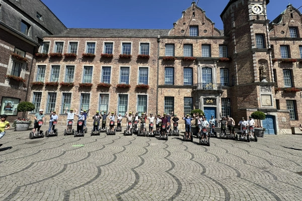 Düsseldorf: Segway-City-Tour (max. 120 Min) - Bonjour Alsace