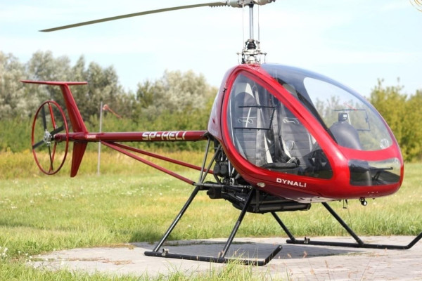 Initiation au pilotage hélicoptère ULM - Bonjour Alsace Helicoptere sur terre rouge