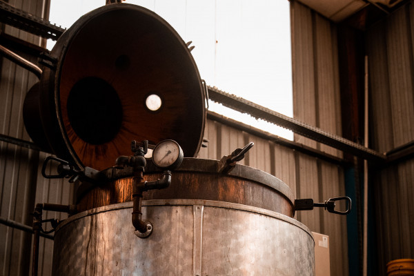 Visite et dégustation aux pieds des alambics - Bonjour Alsace