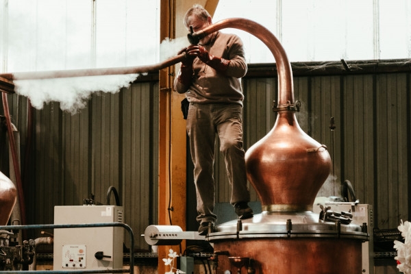 Visite et dégustation aux pieds des alambics - Bonjour Alsace