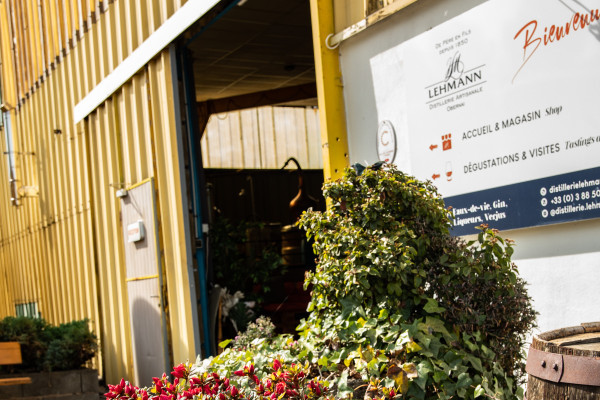 Visite et dégustation aux pieds des alambics - Bonjour Alsace